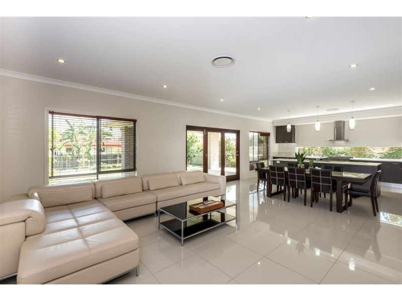 16 Joplin Street, Robertson QLD 4109