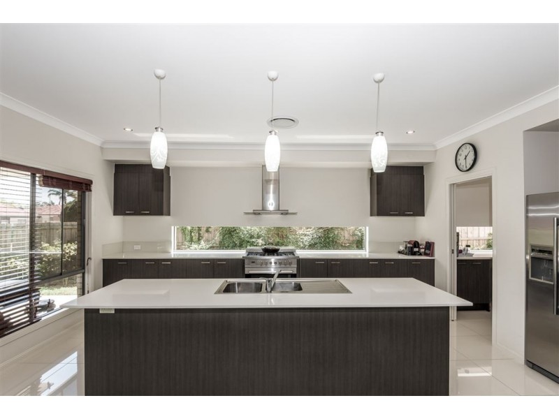 16 Joplin Street, Robertson QLD 4109