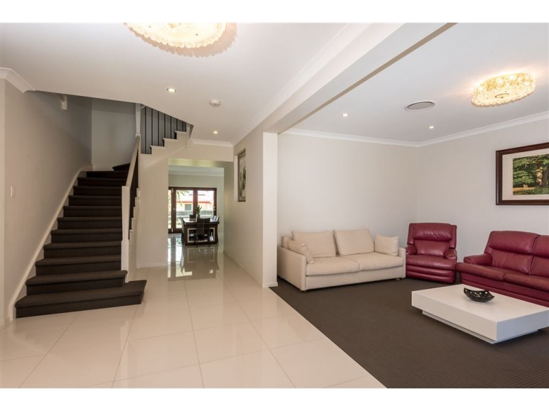 16 Joplin Street, Robertson QLD 4109