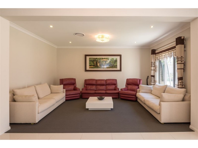 16 Joplin Street, Robertson QLD 4109