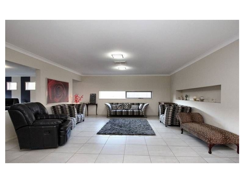 1 Toorwood Street, Heathwood QLD 4110