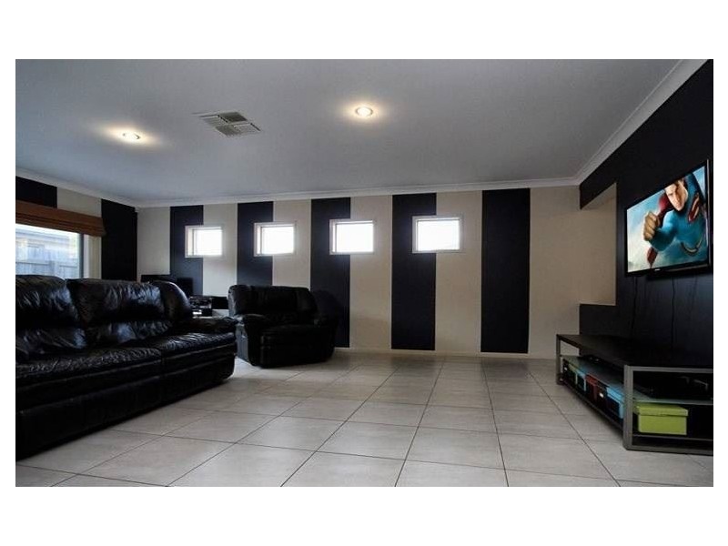 1 Toorwood Street, Heathwood QLD 4110