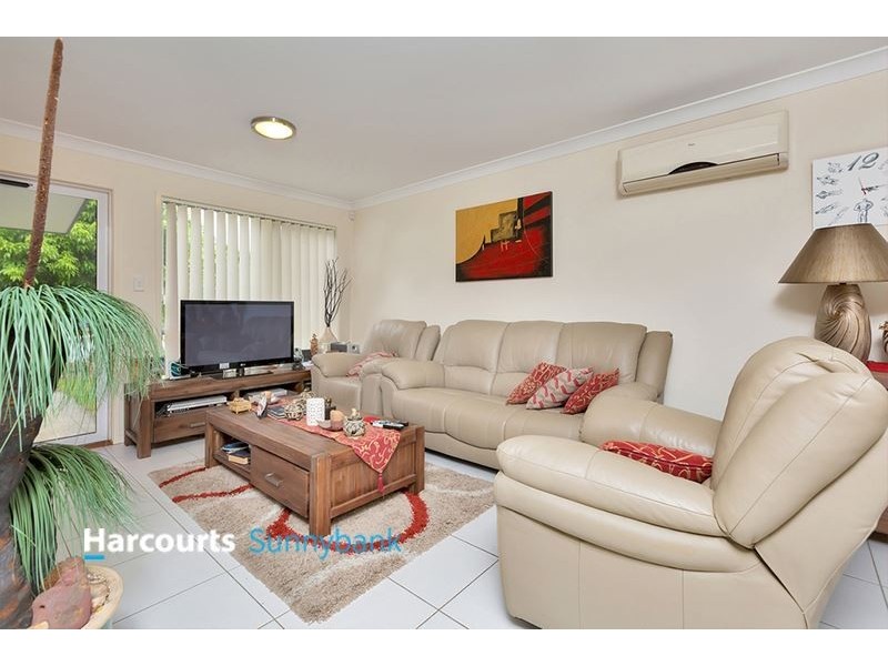 1/1 Emerald Drive, Regents Park QLD 4118
