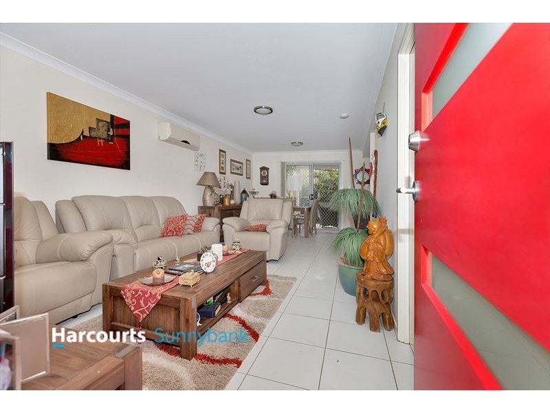 1/1 Emerald Drive, Regents Park QLD 4118