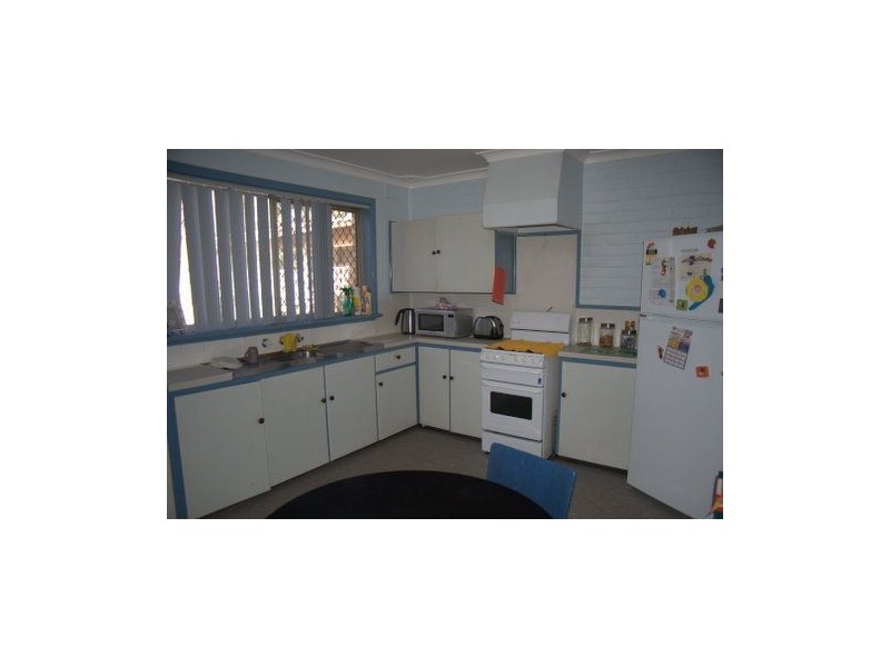 98 Kenny Crescent, Rangeway WA 6530