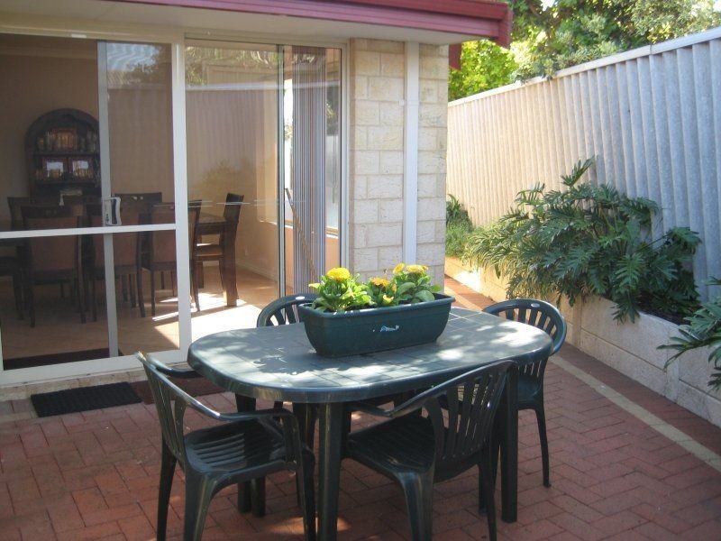2/33 Harfoot Street, Willagee WA 6156