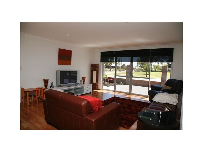 19 Harvest Lakes Boulevard, Atwell WA 6164