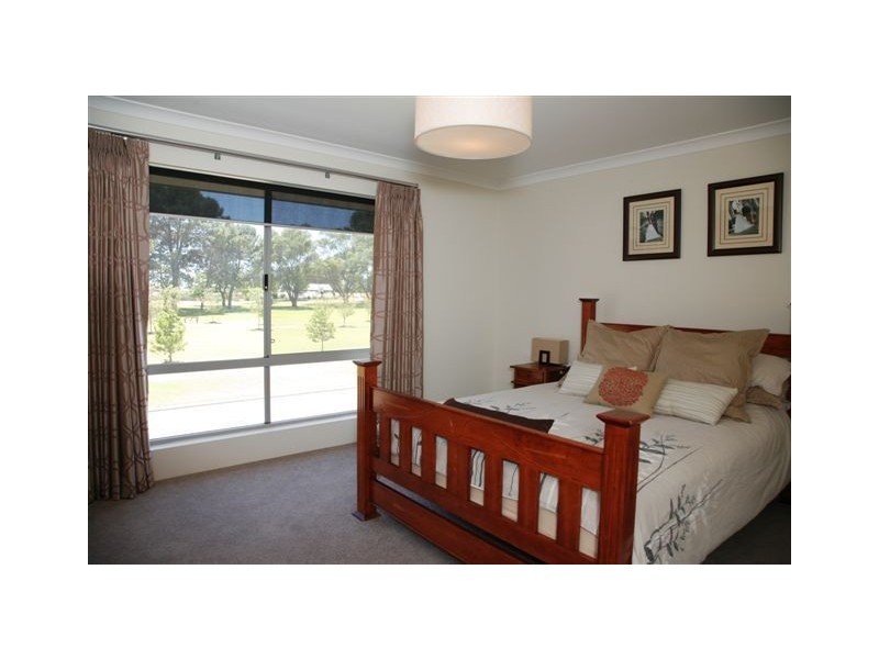 19 Harvest Lakes Boulevard, Atwell WA 6164