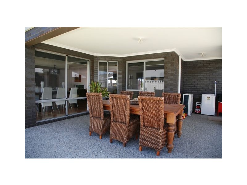 19 Harvest Lakes Boulevard, Atwell WA 6164