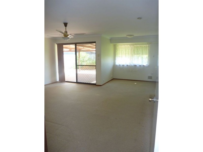 4 Seawind Drive, Silver Sands WA 6210