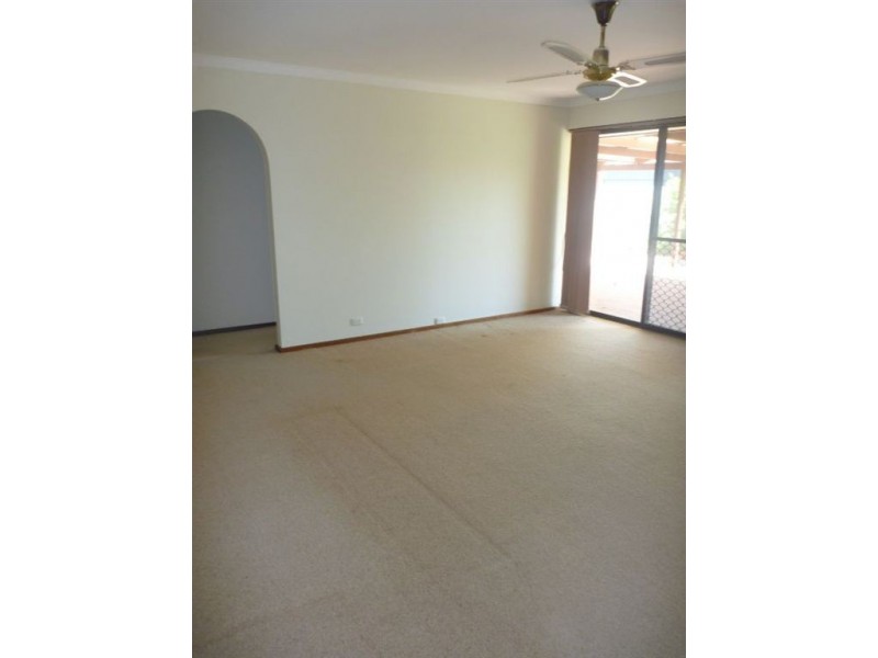 4 Seawind Drive, Silver Sands WA 6210
