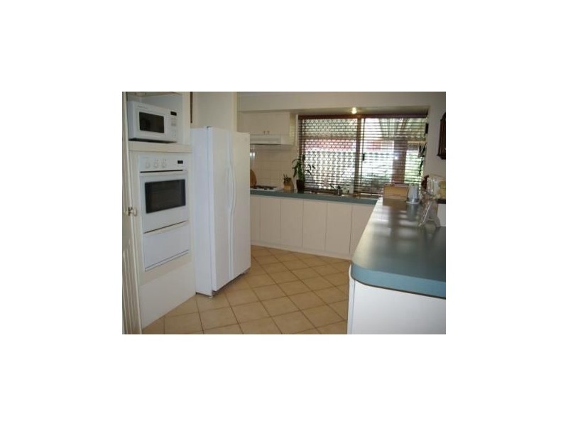 6 St Claire Gardens, Atwell WA 6164