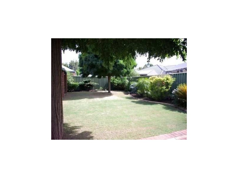 6 St Claire Gardens, Atwell WA 6164