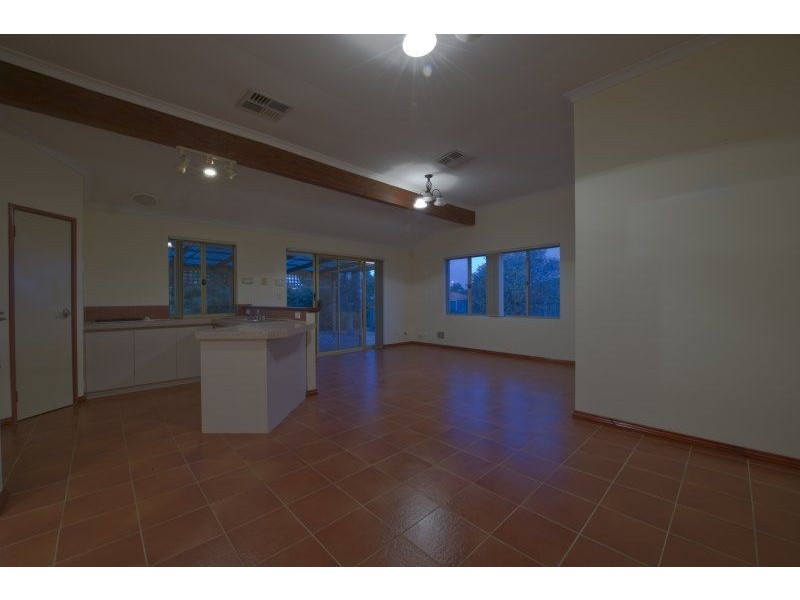 13 Firestone Place, Meadow Springs WA 6210