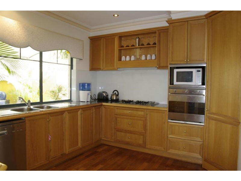 1/11 Tweeddale Road, Applecross WA 6153