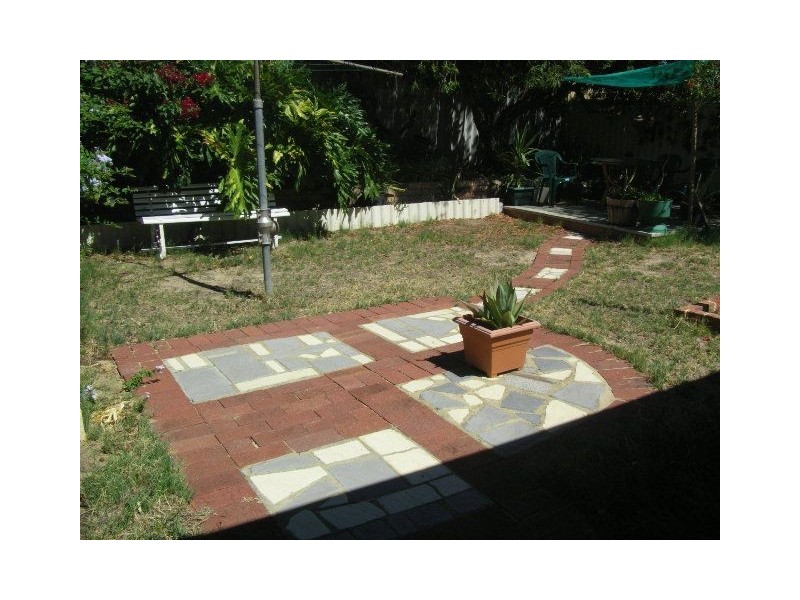 11 Ratcliffe Road, Booragoon WA 6154