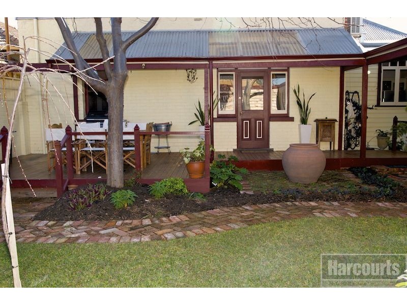 13 South Street, South Fremantle WA 6162