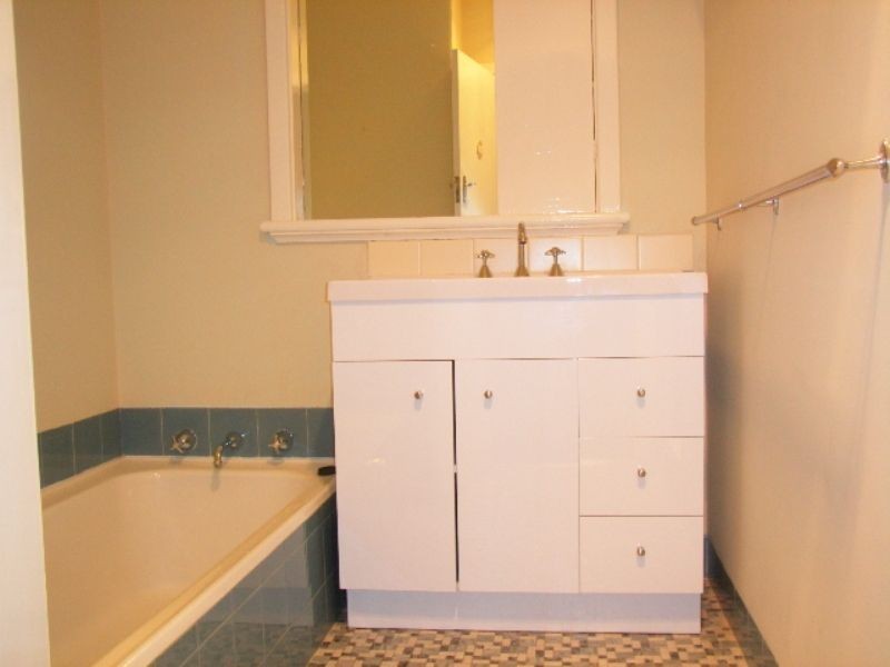 22 Shelshaw Street, Melville WA 6156