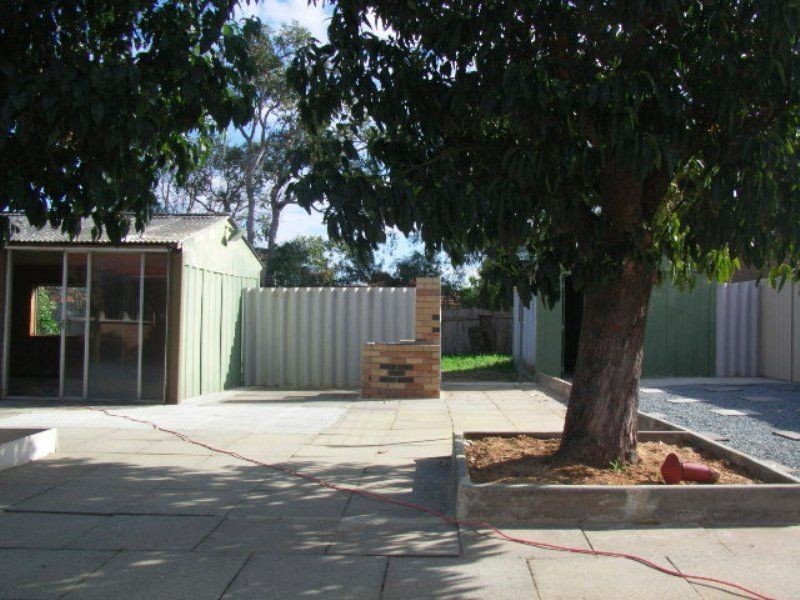 22 Shelshaw Street, Melville WA 6156