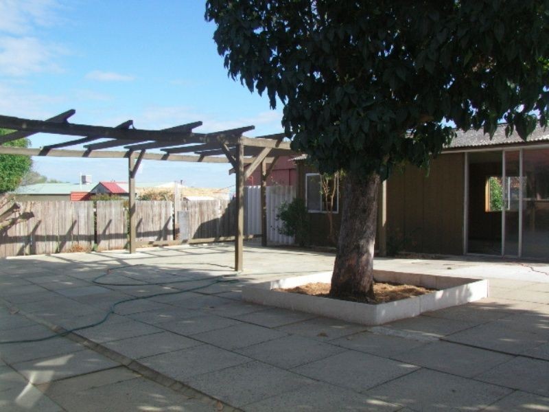 22 Shelshaw Street, Melville WA 6156