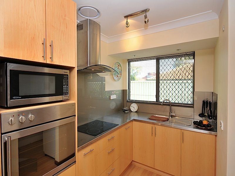 6/4 Harris Street, Palmyra WA 6157