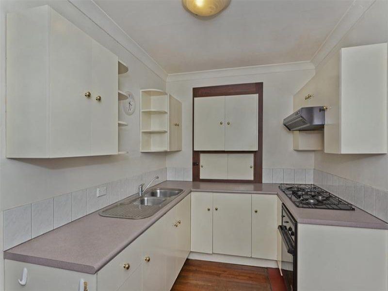 1/9 Kitchener Road, Melville WA 6156