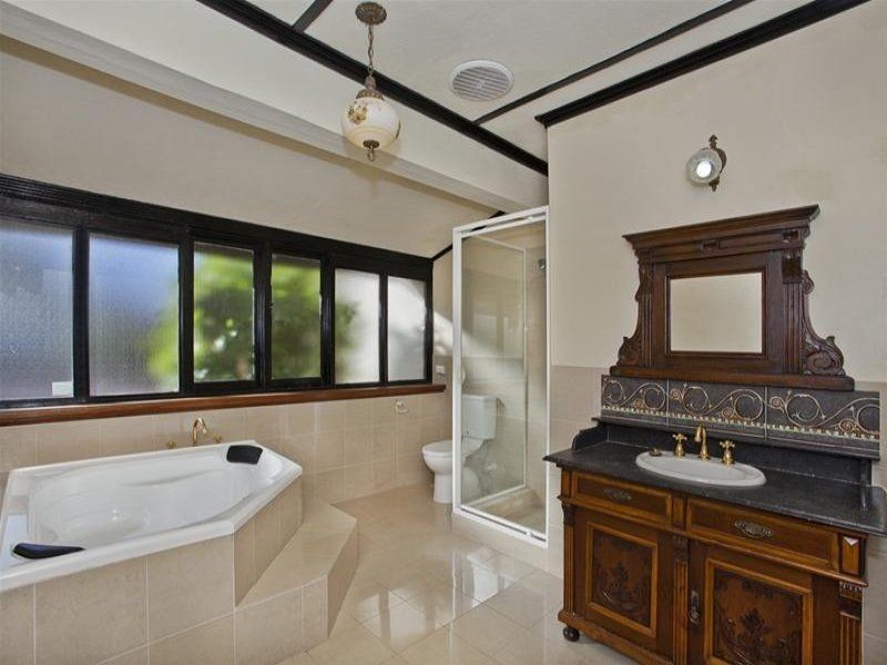 1/9 Kitchener Road, Melville WA 6156