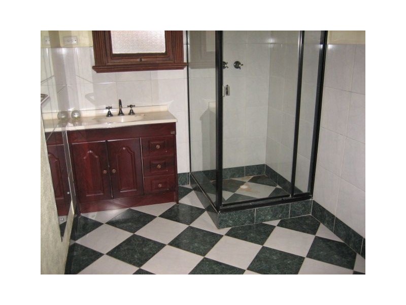 1/9 Kitchener Road, Melville WA 6156