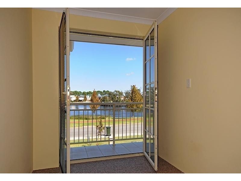 83 Aurora Drive, Atwell WA 6164