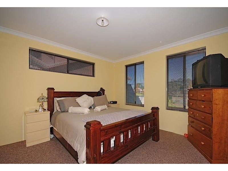 83 Aurora Drive, Atwell WA 6164