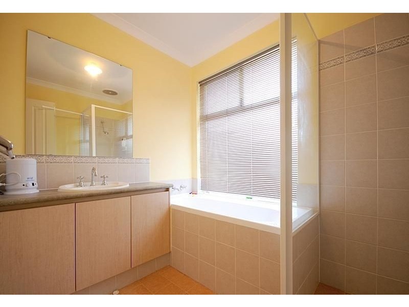 83 Aurora Drive, Atwell WA 6164