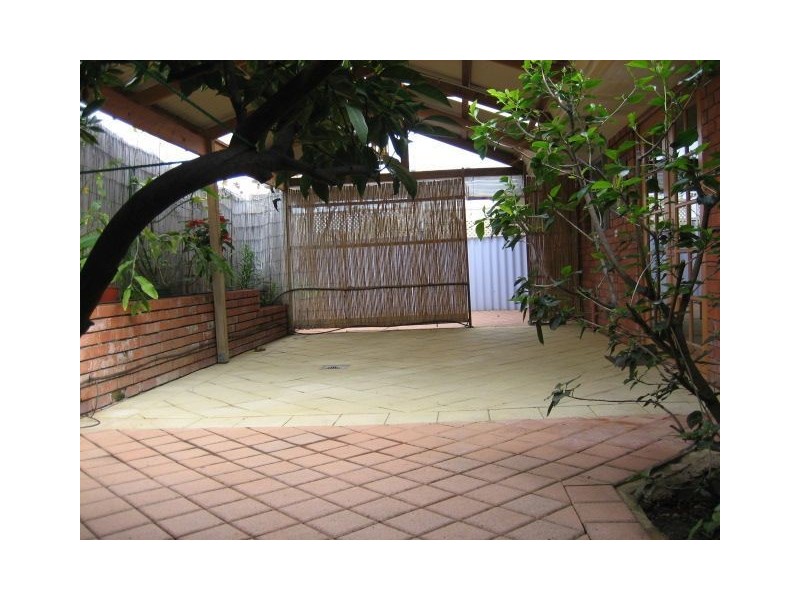 2/2 Malsbury Street, Bicton WA 6157