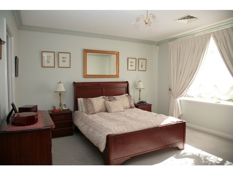 8 Hawkesbury Retreat, Atwell WA 6164