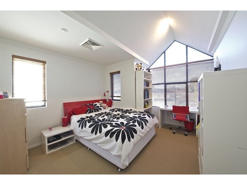 1c Henley Place, Attadale WA 6156