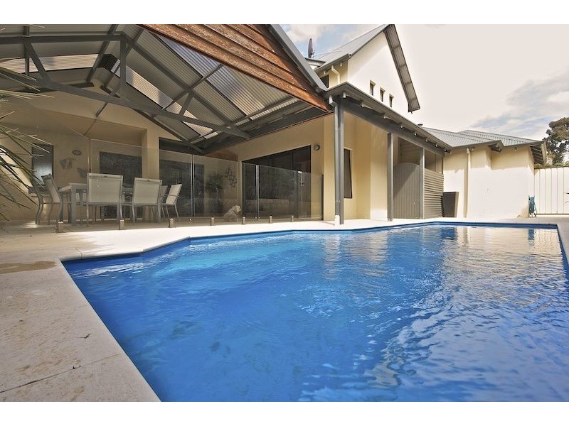 1c Henley Place, Attadale WA 6156