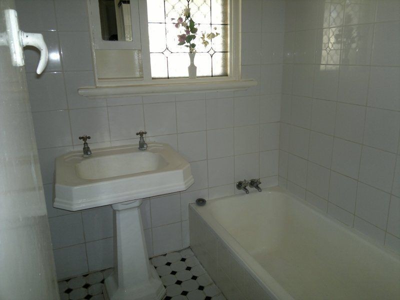 2 Perkins Road, Melville WA 6156