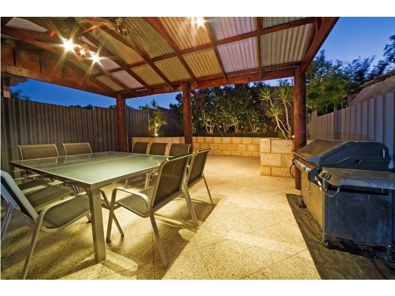 13/8-10 Swan Rd, Attadale WA 6156