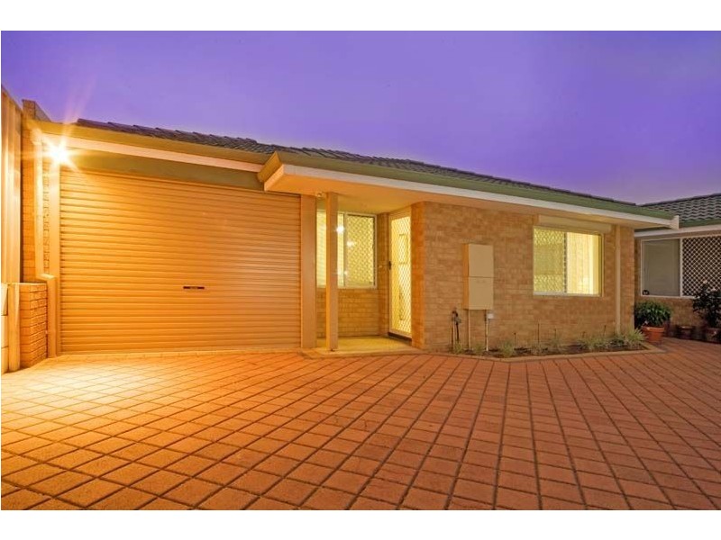4/12 Kanimbla Street, Bicton WA 6157