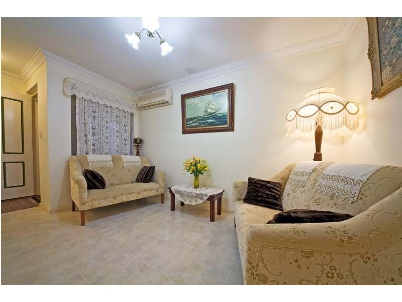 4/12 Kanimbla Street, Bicton WA 6157