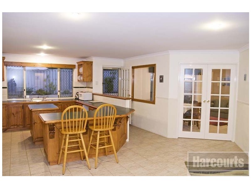 13 Truslove Close, Willagee WA 6156