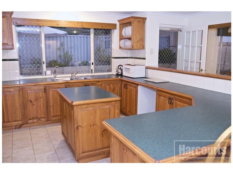 13 Truslove Close, Willagee WA 6156