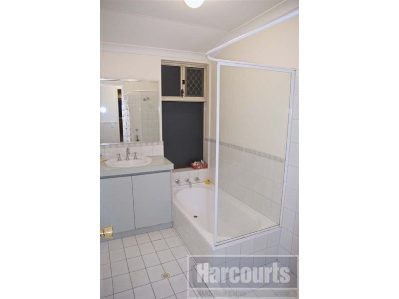 13 Truslove Close, Willagee WA 6156