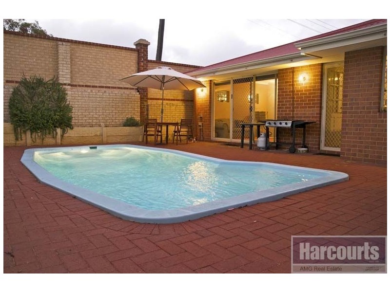 13 Truslove Close, Willagee WA 6156