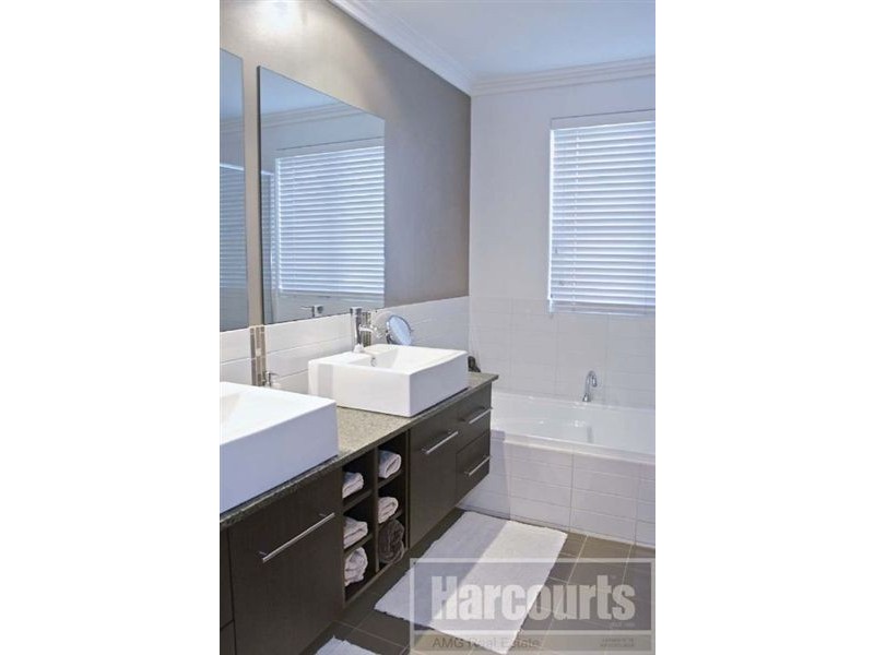 5a McBeth Way, Kardinya WA 6163