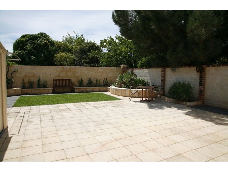 88 Samson Street, White Gum Valley WA 6162