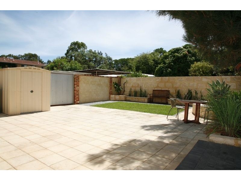 88 Samson Street, White Gum Valley WA 6162