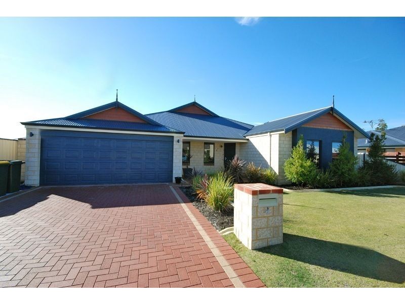 4 Leichhardt Crossing, Hammond Park WA 6164