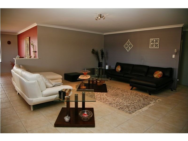4 Leichhardt Crossing, Hammond Park WA 6164