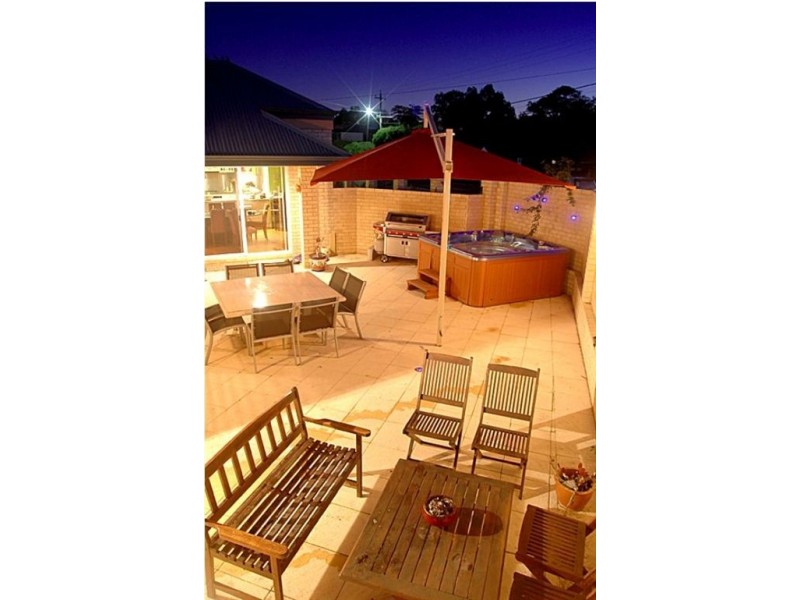 16 Klem Avenue, Salter Point WA 6152