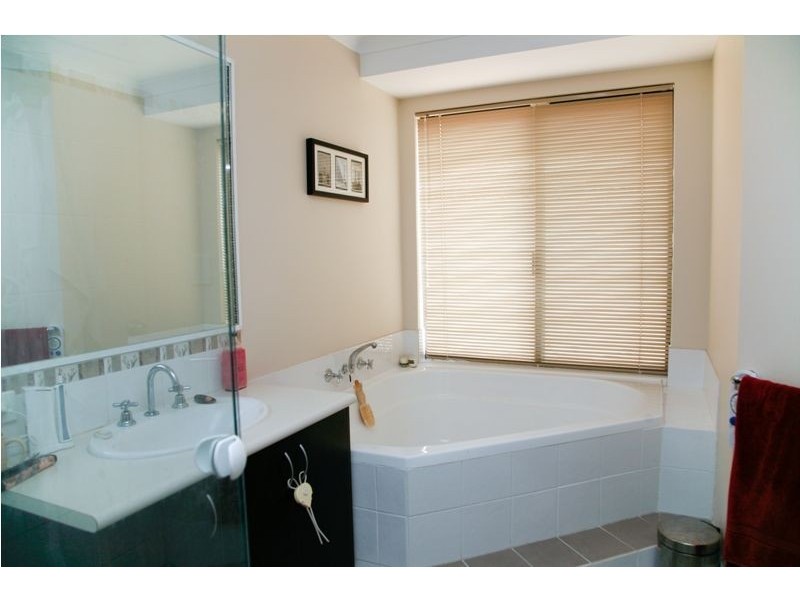 14 Murrumbidgee Drive, Hammond Park WA 6164